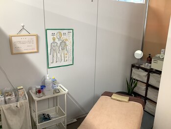 ゼロヒャク整骨院(ZERO100整骨院)/鍼灸ルーム