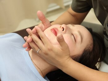 トータルトリートメント優鍼灸院の写真/憧れの小顔になりたい方必見!大人気【美容鍼×整体】全身トータルスタイルアップ美容矯正をお得に体験♪