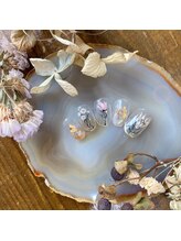 アティックネイルアトリエ(attic nail atelier)/手描きボタニカル★