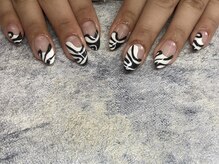 モレリア(morelia)/変形フレンチネイル