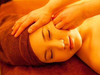 イーズサロン 麻布十番店/【オールハンドによる小顔矯正】