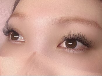 エミーズサロン/フラットラッシュつけ放題