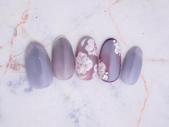 サロン ド リリー(Salon de Lily)/マグネット×お花ネイル