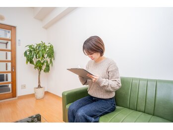 幸鍼灸整体院 武庫之荘院/カウンセリングをご記入【腰痛】