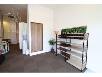 みなみ鍼灸整骨院 泉大津院/オシャレな空間★
