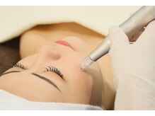 高濃度美容液を最大限に活かす導入メソッド 「エステダーマ」