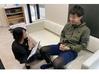 スマートストレッチ 太田店(SMART STRETCH)/受付にてアンケート記入します