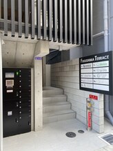 ラリマ(La-lima)/ビル入り口はこちらです