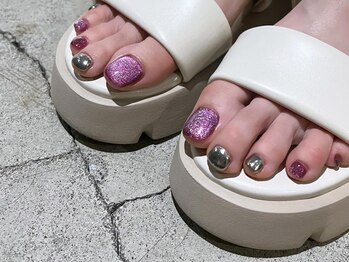 ノラ ミナミアオヤマ(NORA MINAMIAOYAMA)/マグネットとミラーのフット