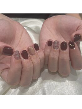 秋チェックネイル