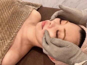 サロン ド ミモザ(Salon de Mimosa)の写真/結果重視の方には世界初のNR機器が◎深層筋膜までほぐす特殊な電流の心地良いマッサージで驚きの小顔に！