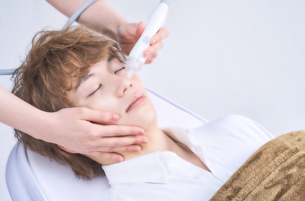 【美容男子急上昇】オーヴル毛穴フェイシャル＋ビタミンC導入18700円→5500円
