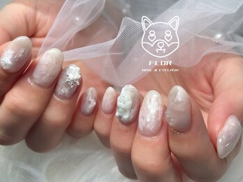 フロル(FLOR)/ヨッシーレースニュアンスネイル