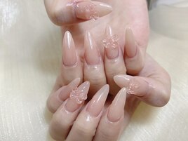 美人指をつくるヌーディネイル