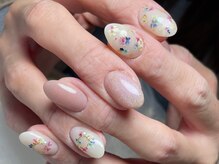 サロンドフォーエイチ(salon de 4H)/カラフルに♪春の押し花ネイル