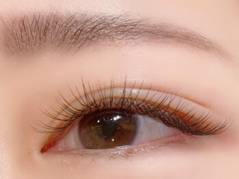 アミ バイ グランジュテ(AMI by grandjete)の写真/当店イチオシ★フラットラッシュ、バインドロック、ラッシュリフト等豊富にご用意！最適なデザイン提案◎