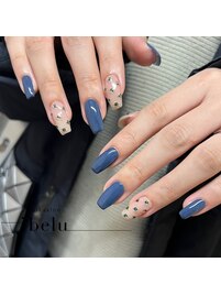 ビジューネイル