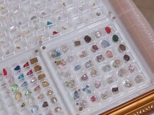 ホワイトディアー(White deer)/今流行りのビジューネイル!