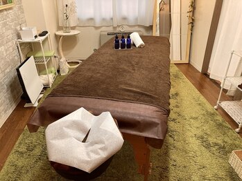 椎名亮 整体院/全身オイルリンパ用のベッド