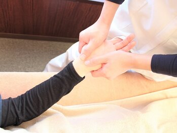 アキュモ整体ラボ/手や腕までしっかりアプローチ！