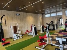 おおきな手の雰囲気（隣にはお客様待望のストレッチジムも昨年12月13日にオープン）