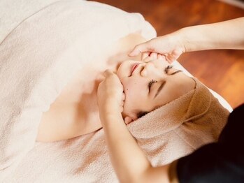 パウゼの写真/【圧倒的リピート率☆】骨格美を極める本場韓国式小顔コルギ。結果重視の施術で美しく洗練された小顔へ！