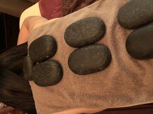 癒ら(ゆら)/ホットストーンで温めます