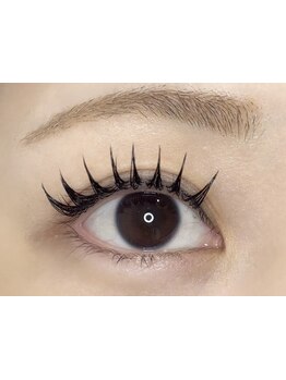 ナチュラル上品な目元にしたい