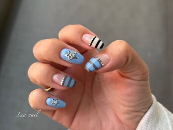 レアネイル(Lea nail)/流行りのボーダーネイル