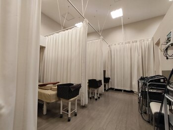 げんき堂整骨院/げんき堂鍼灸院 ららぽーと海老名/施術スペース 2