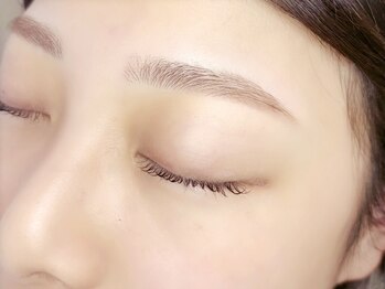 エルデ(Erde)の写真/【豊中駅徒歩6分】目元の印象は眉毛から☆美眉に導くアイブロウデザイン◇まつ毛とのSET施術もOK!!