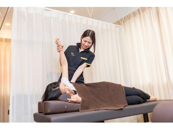 六花整体院 小倉駅前店/肩こり、眼精疲労に猫背矯正