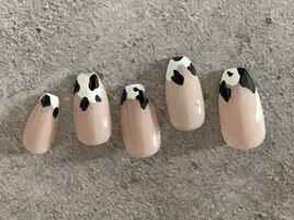 牛ネイル