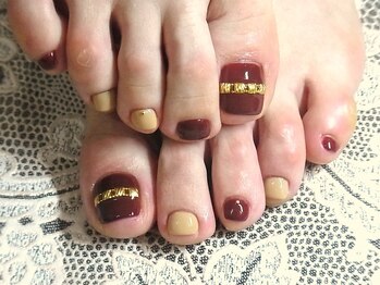 レイラ ネイルサロンアンドスクール(Leyla nailsalon&school)の写真/ハンド&フット同時施術可！