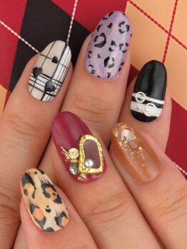 カラーズ 浜松店(colors)/ゴージャスに可愛いネイル♪