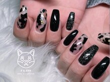 フロル(FLOR)/牛柄ブラックネイル