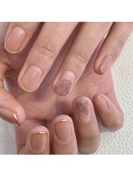 クイーン(Queen)/シンプルニュアンスネイル