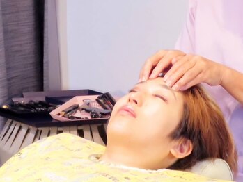 サロン ド ラマン メジロ(Salon de Lamain .mejiro)の写真/男女・年齢問わず当店で全身のトータルケアを♪顔ツボ整体やヘッドスパでお顔×心身をケアしリラックス◎