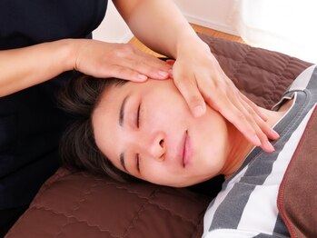 りもあず(ReMore-S)の写真/むくみ・たるみ改善【優しい♪小顔矯正+首肩リンパ流し★60分¥3980】コリをゆるめてエラ・横幅もキュッ！