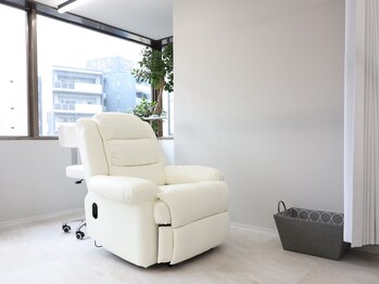 エムズアイブロウ 大阪京橋店(M’sアイブロウ)/店内紹介