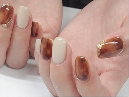 avie nail 【アヴィネイル】の写真