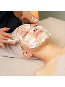 ブリリアント(Brilliant)/濃密炭酸泡パック