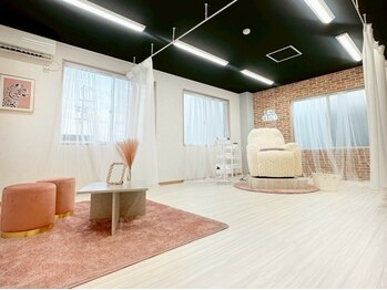 BIANCA eye designの写真/【JR穂積駅から車で5分】ネイル・アイメニューを豊富にご用意♪落ち着いた空間でお悩み解決いたします◇