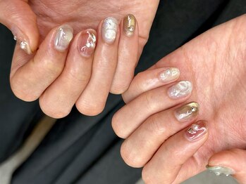 涼しげニュアンスネイル