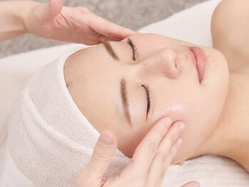 ブライス(BLITHE)の写真/長年の諦めていたシミにお悩みの方に！本気のシミしわ改善。結果重視で素肌美人に！ハリのあるお肌へ♪