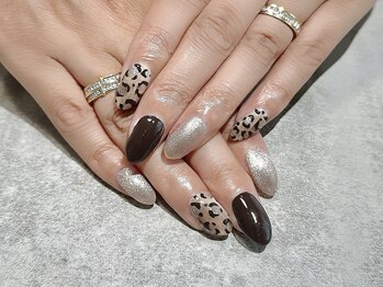 ヒールネイル(heal nail)/mag×ひょう柄