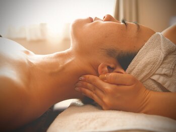 メリンダ(Merinda)の写真/【肩首+ヘッドマッサージ】で日々の疲れをリセット!!睡眠の質UP/頭痛/眼精疲労に◎メンズも◎