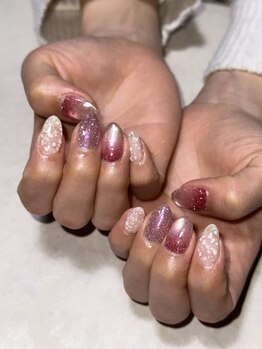 サロンド ボヌール(salon de bonheur)の写真/華やかだけどやりすぎない大人可愛いデザインと絶妙なカラーでお手元を彩ります♪働く女性にもおすすめ◎