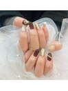 ブラウン×ゴールドで大人っぽく