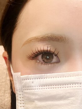 ルッカ(Lukka)/LEDマツエク（束感仕上げ）